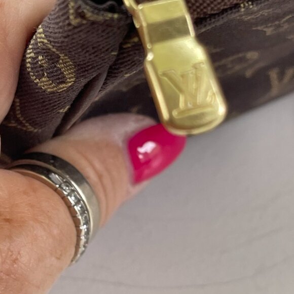 Louis Vuitton Monogram Mini Lin Pouch (141584) - Picture 4 of 7